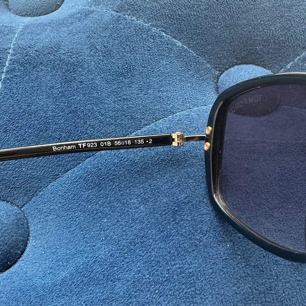 Tom Ford TF923/S 01B Bonham Black Grey Gradient Sunglasses - Picture 10 of 15